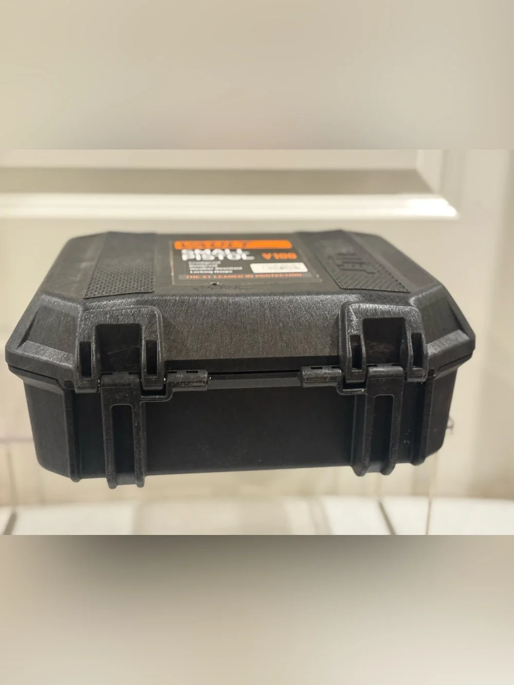 NEW Vault by Pelican Black Lockable Hard Case ~ Small Pistol V100